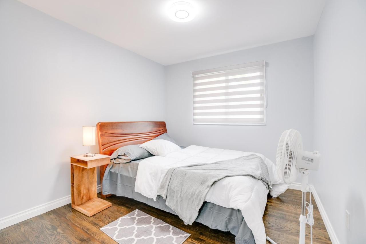 Furnished Family Home Near Toronto - Great Location Game Room - Backyard - Parking & Self Checkin Pickering Exterior foto